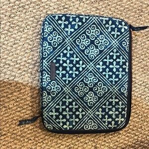 Vera Bradley Navy and Light Blue Quilted Sleeve